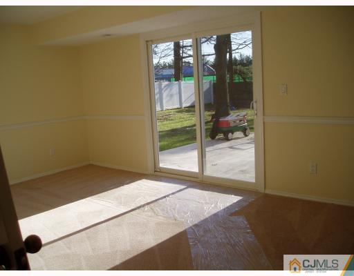 820 Curie Road North Brunswick, NJ 08902 - Photo 4 of 10 Gallery Image 4