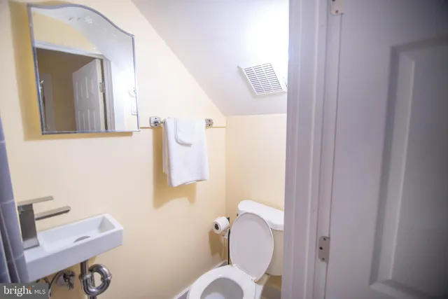 a bathroom with a toilet