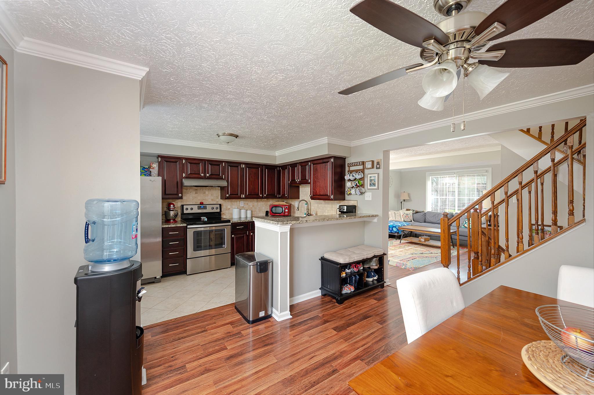 12 Ramsgate Court Baltimore, MD 21227 - Photo 7 of 25 Dining to Kitchen