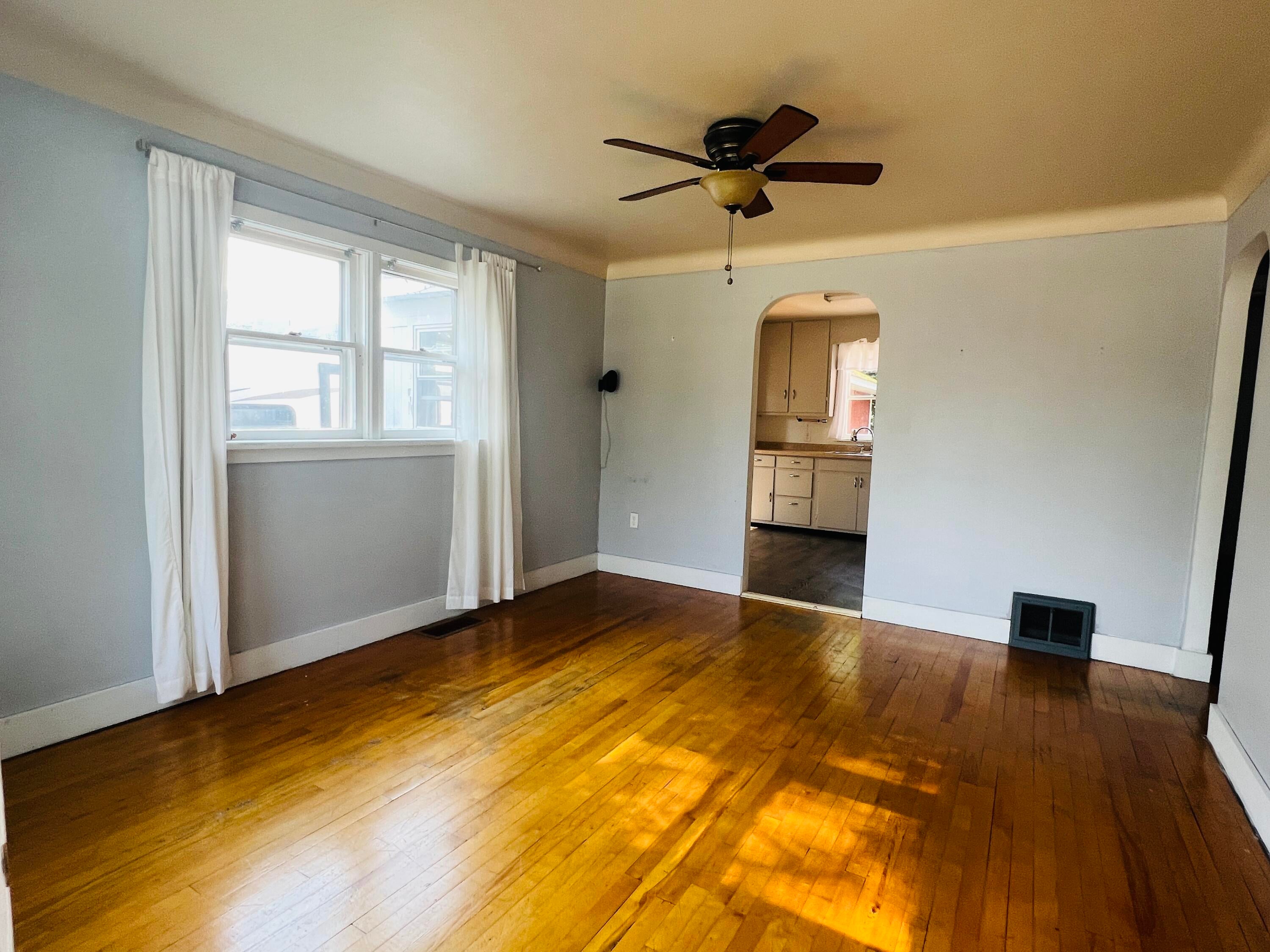 239 Ridge Street Sault Ste. Marie, MI 49783 - Photo 11 of 36 Gallery Image 11