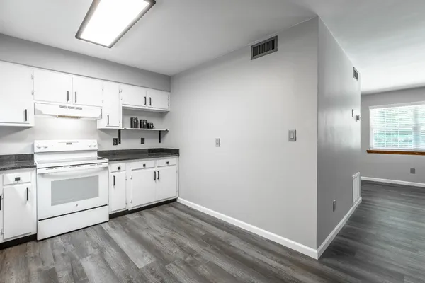 $1,400 | 7710 Short Tail Springs Road, Unit B, Harrison, TN 37341