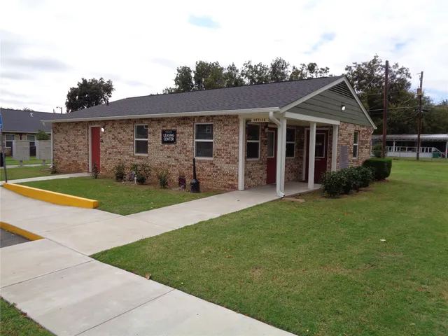 $591 | 716 Park Street, Burkburnett, TX 76354