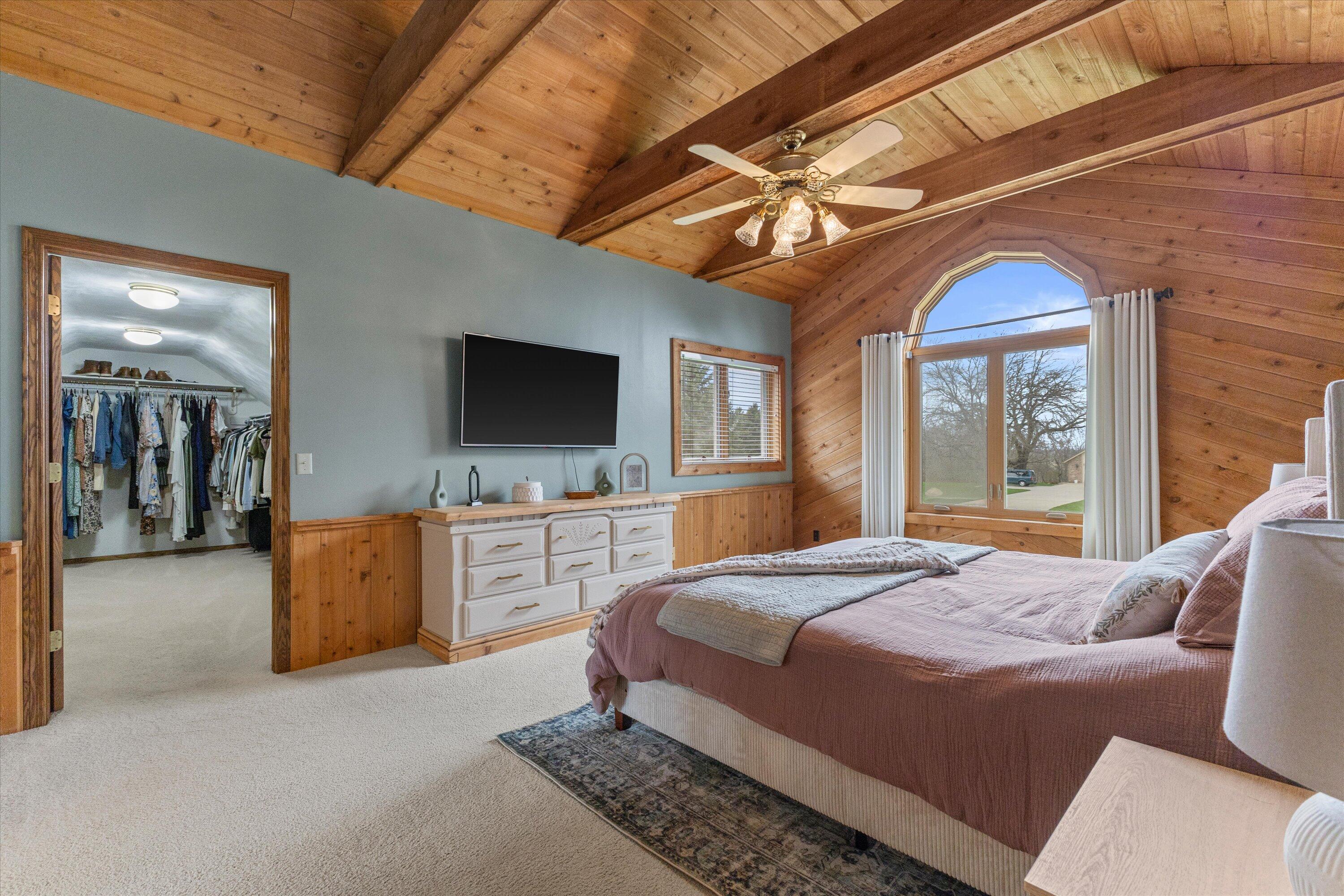 26041 Deer Ridge Trail Norway, WI 53185 - Photo 21 of 58 Primary Bedroom