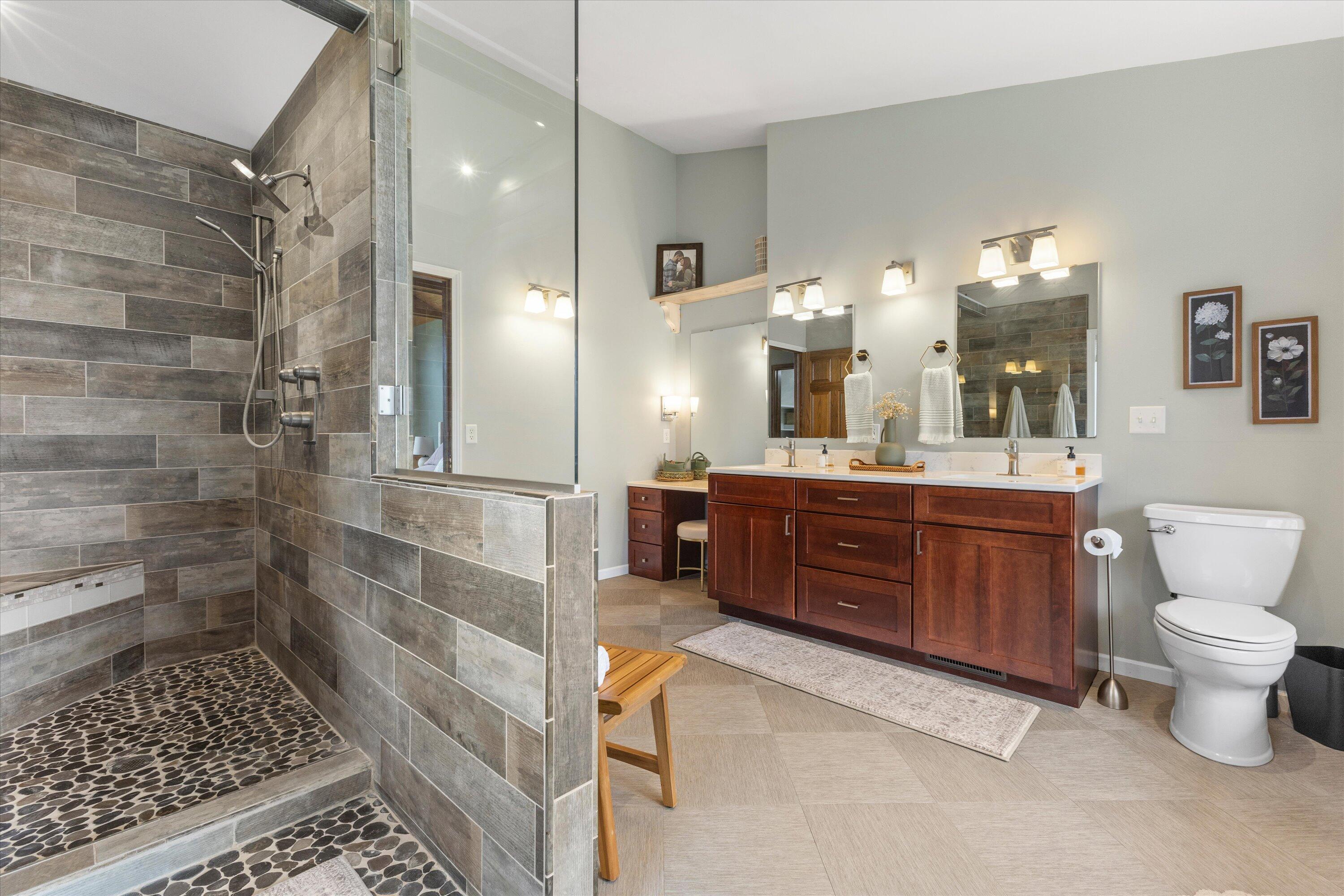 26041 Deer Ridge Trail Norway, WI 53185 - Photo 25 of 58 Primary Bathroom