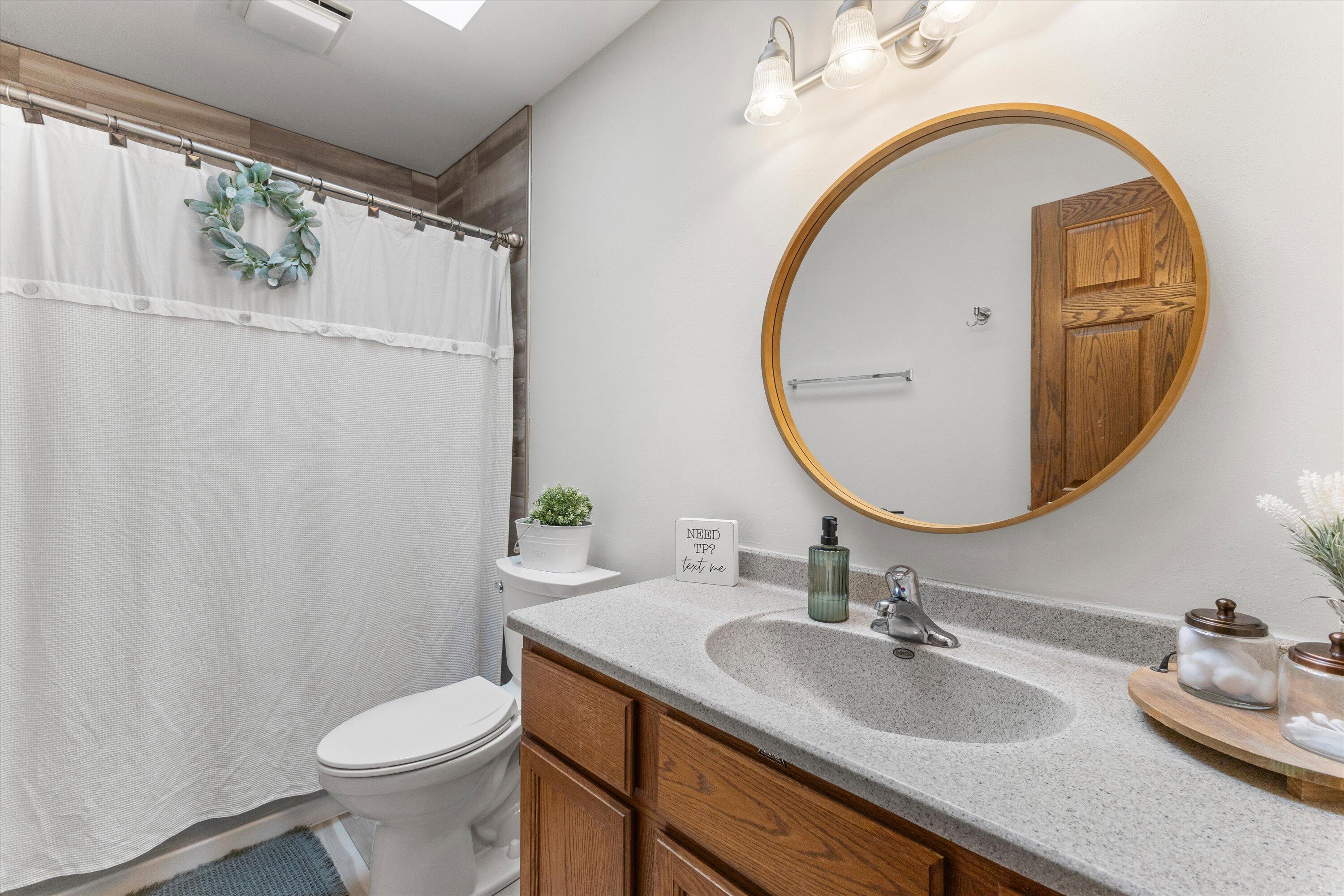 26041 Deer Ridge Trail Norway, WI 53185 - Photo 32 of 58 Full Bathroom