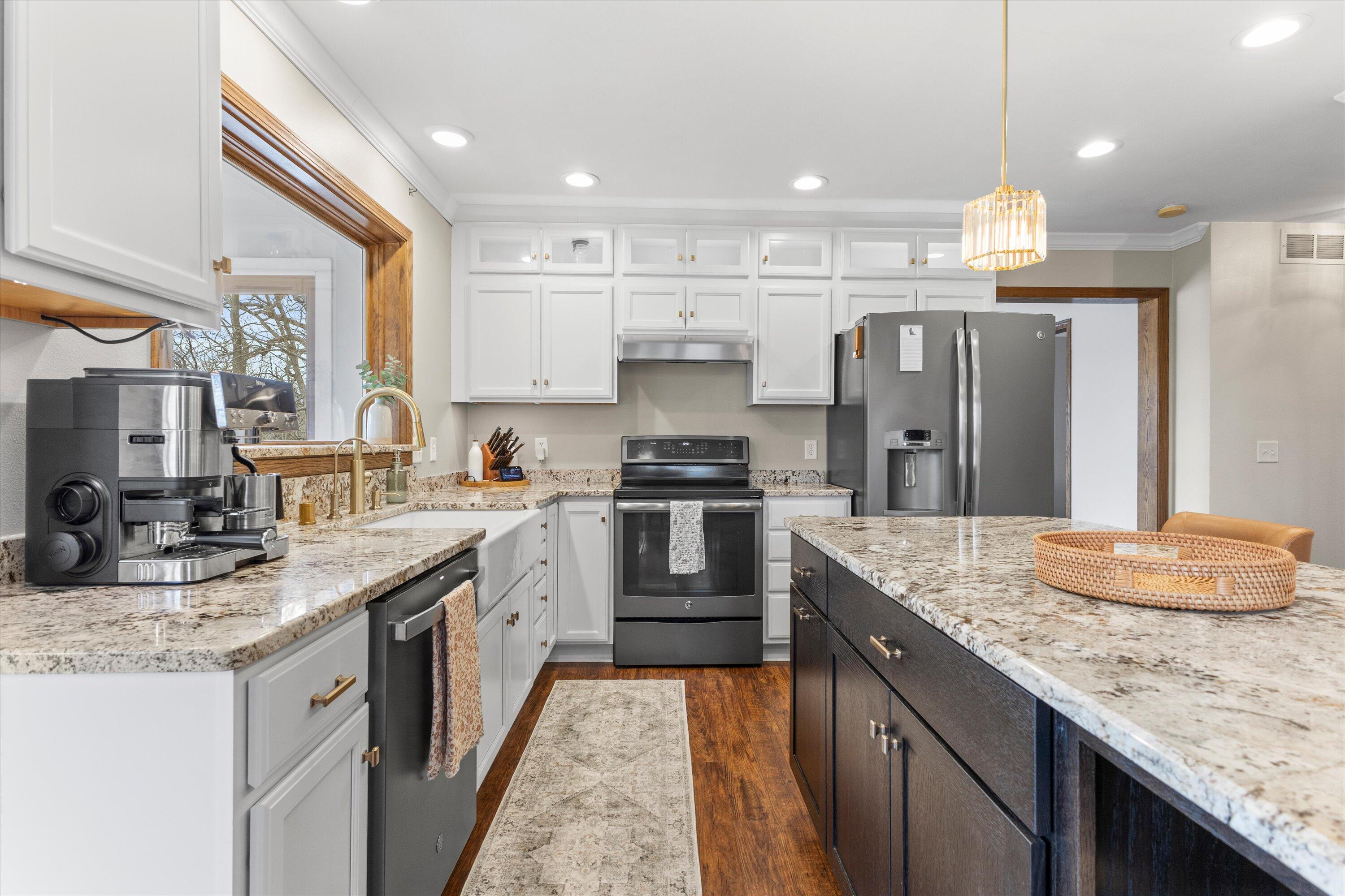 26041 Deer Ridge Trail Norway, WI 53185 - Photo 9 of 58 Kitchen