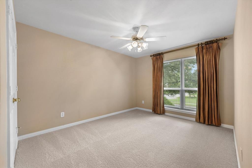 525 Springhill Drive Hurst, TX 76054 - Photo 20 of 40