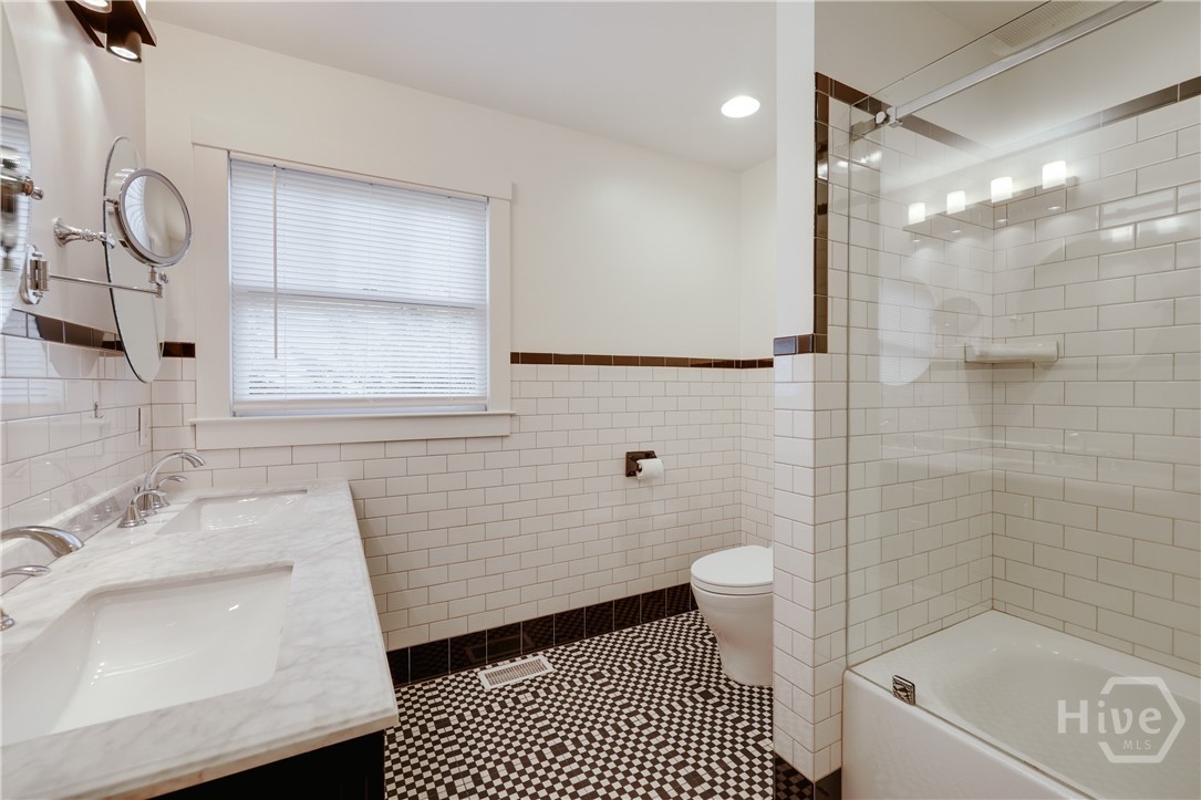145 Hendrix Avenue Athens, GA 30601 - Photo 22 of 47 en suite master bath