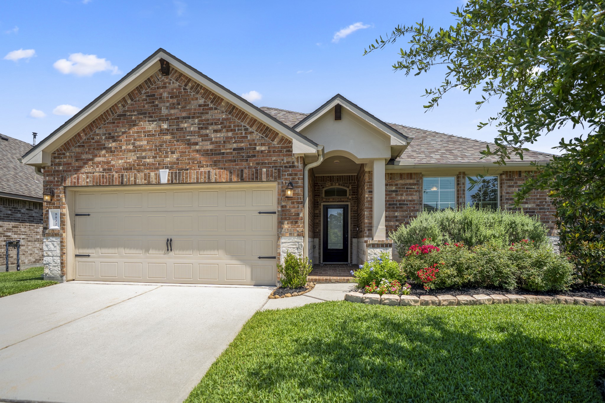 5522 Glenfield Spring Lane Spring, TX 77389 - Photo 30 of 46 This single-story home showcases a well-maintained front yard.