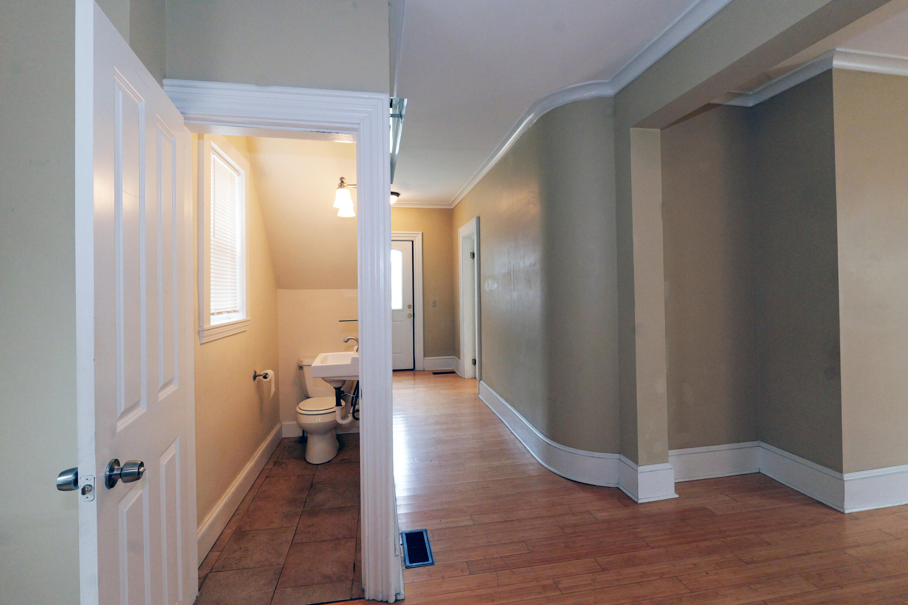 60 West Street Bangor, ME 04401 - Photo 16 of 40 Hallway_1