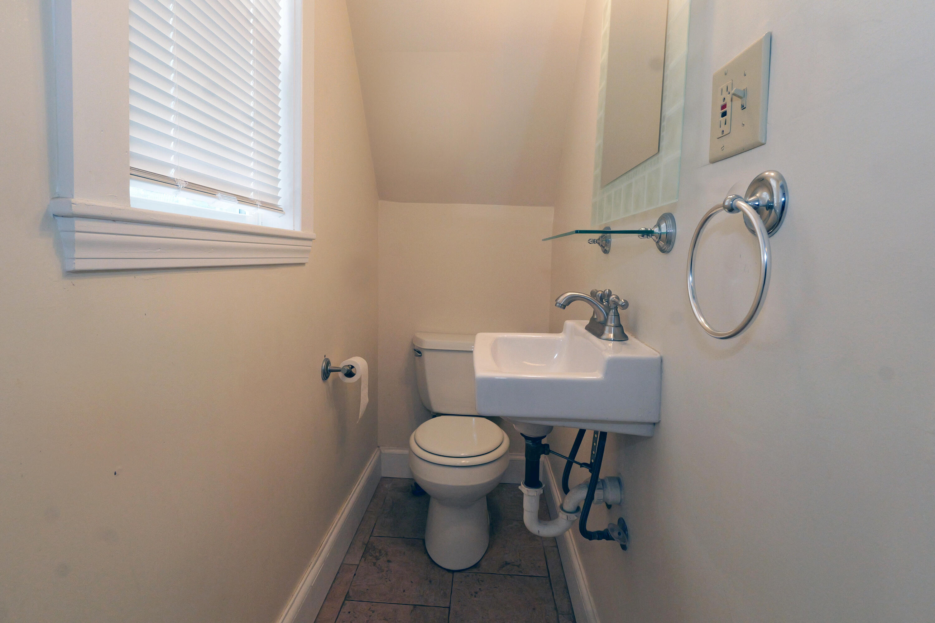 60 West Street Bangor, ME 04401 - Photo 17 of 40 Bathroom_1