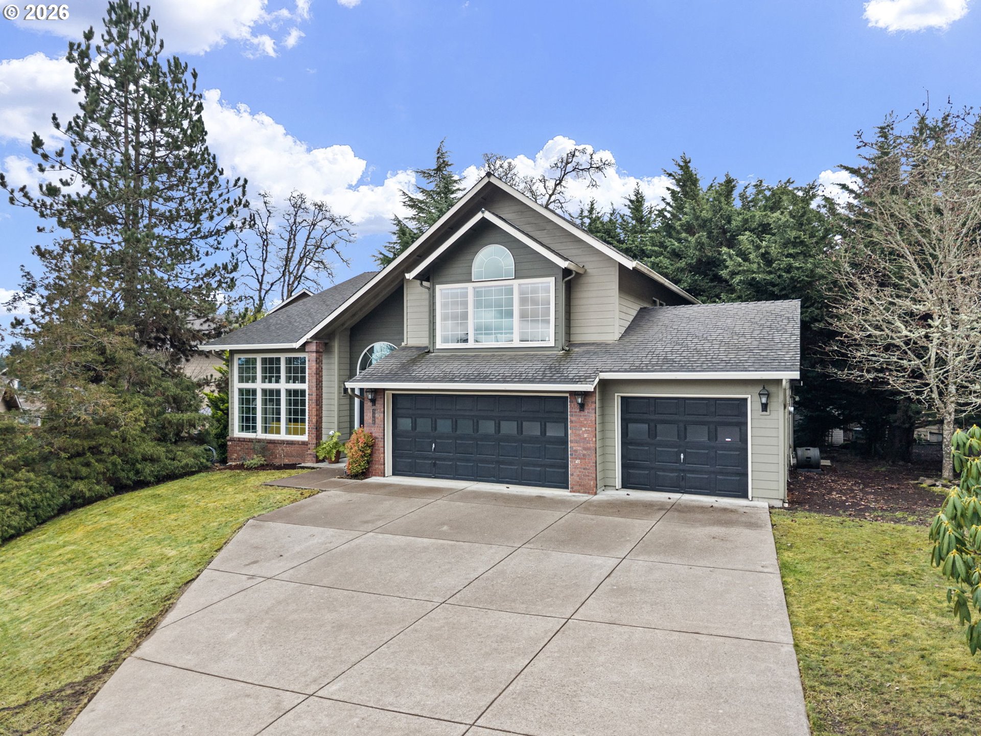 3368 Bentley Avenue Eugene, OR 97405 - Photo 2 of 48