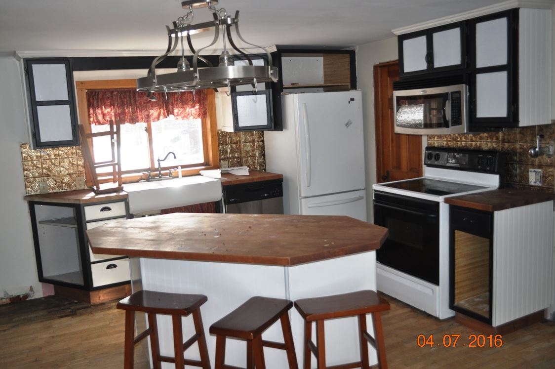 5223 Calhoun Road Beaverton, MI 48612 - Photo 9 of 25 1815682-8.JPG