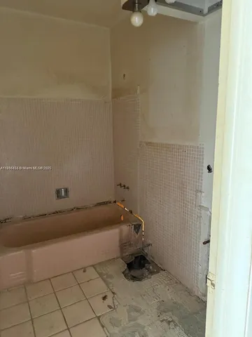 a view of utility room