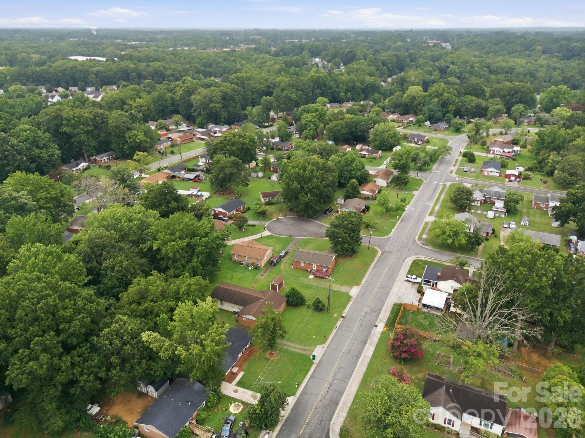 9430 Trinity Road Charlotte, NC 28216 - Photo 38 of 39 Gallery Image 38