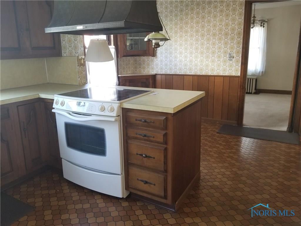 2313 Goddard Road Toledo, OH 43606 - Photo 10 of 27 Gallery Image 10