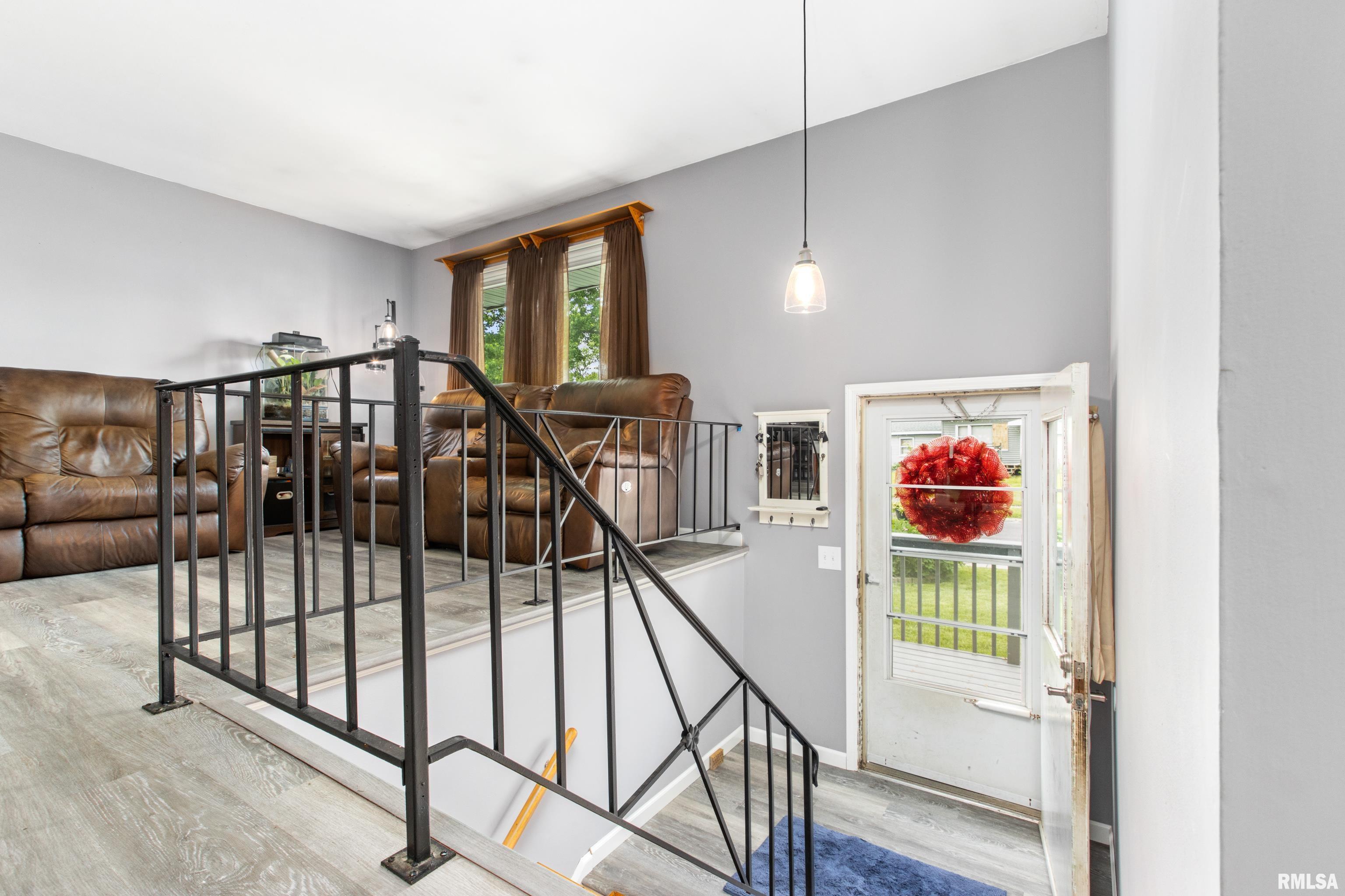 105 Douglas Road Marquette Heights, IL 61554 - Photo 4 of 25 Gallery Image 4