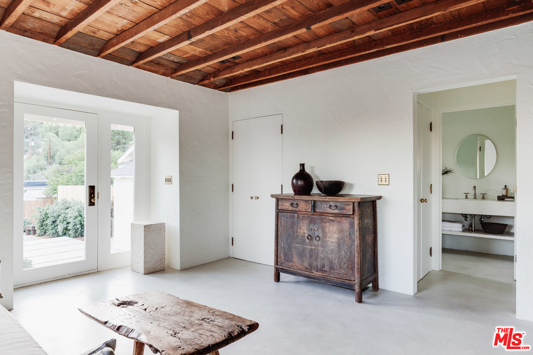 4470 Beauvais Avenue Los Angeles, CA 90065 - Photo 4 of 53