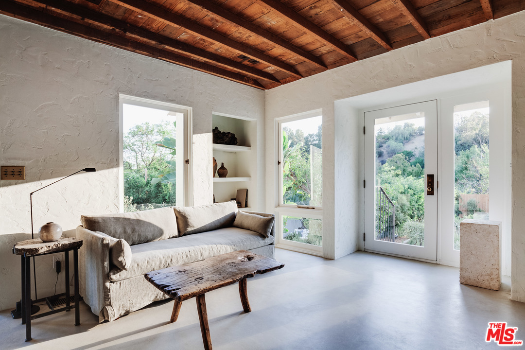 4470 Beauvais Avenue Los Angeles, CA 90065 - Photo 6 of 53