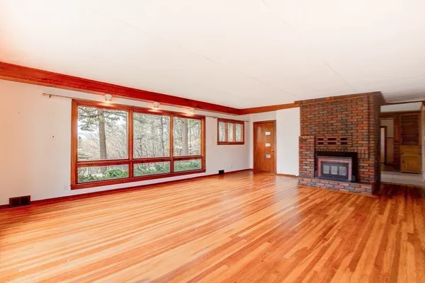 $900,000 | 12 Lakewood Park Road, Westminster, MA 01473