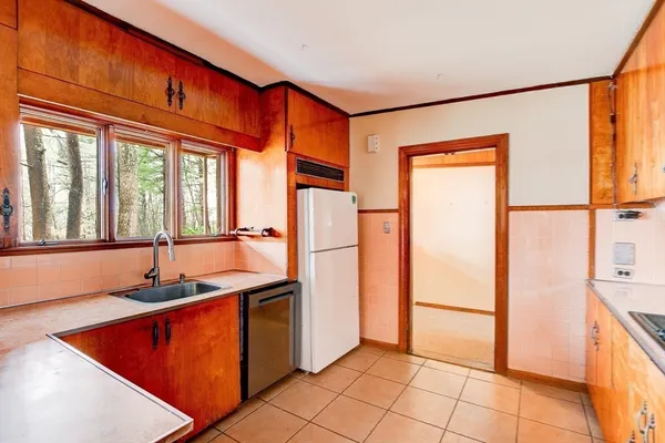 $900,000 | 12 Lakewood Park Road, Westminster, MA 01473