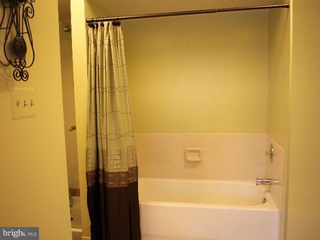 11005 Thrush Ridge Road Reston, VA 20191 - Photo 8 of 21 Bath (Master)