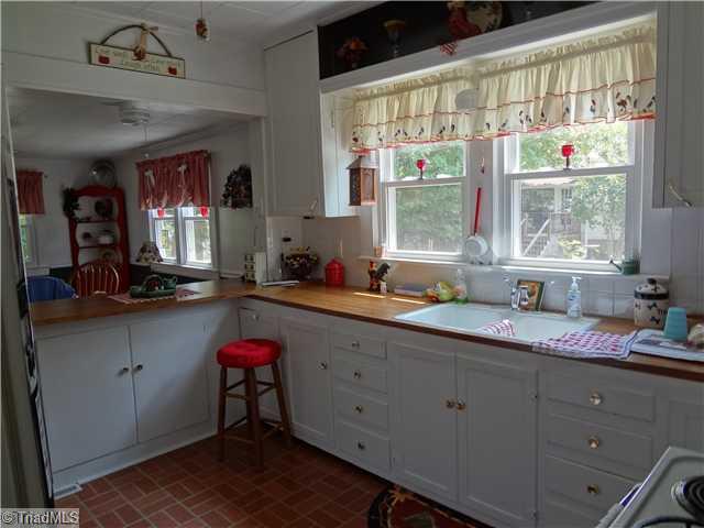 7701 Broad Street Rural Hall, NC 27045 - Photo 10 of 16 Exterior Front. Look at this country kitchen.....