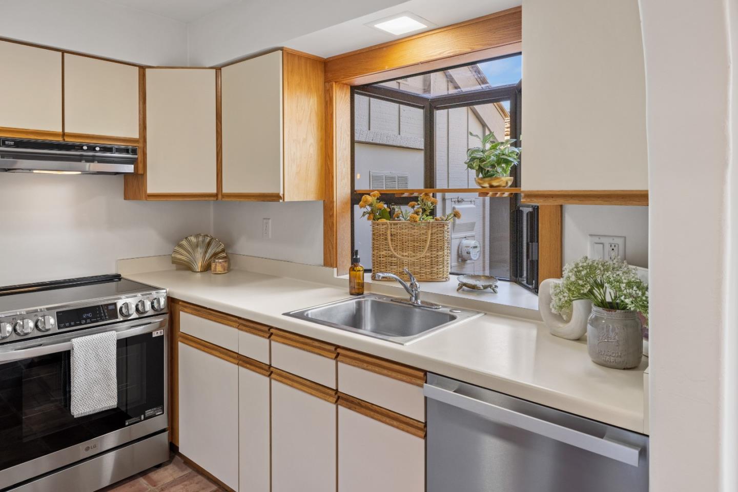 3850 Rio Road, Unit 7 Carmel, CA 93923 - Photo 16 of 51