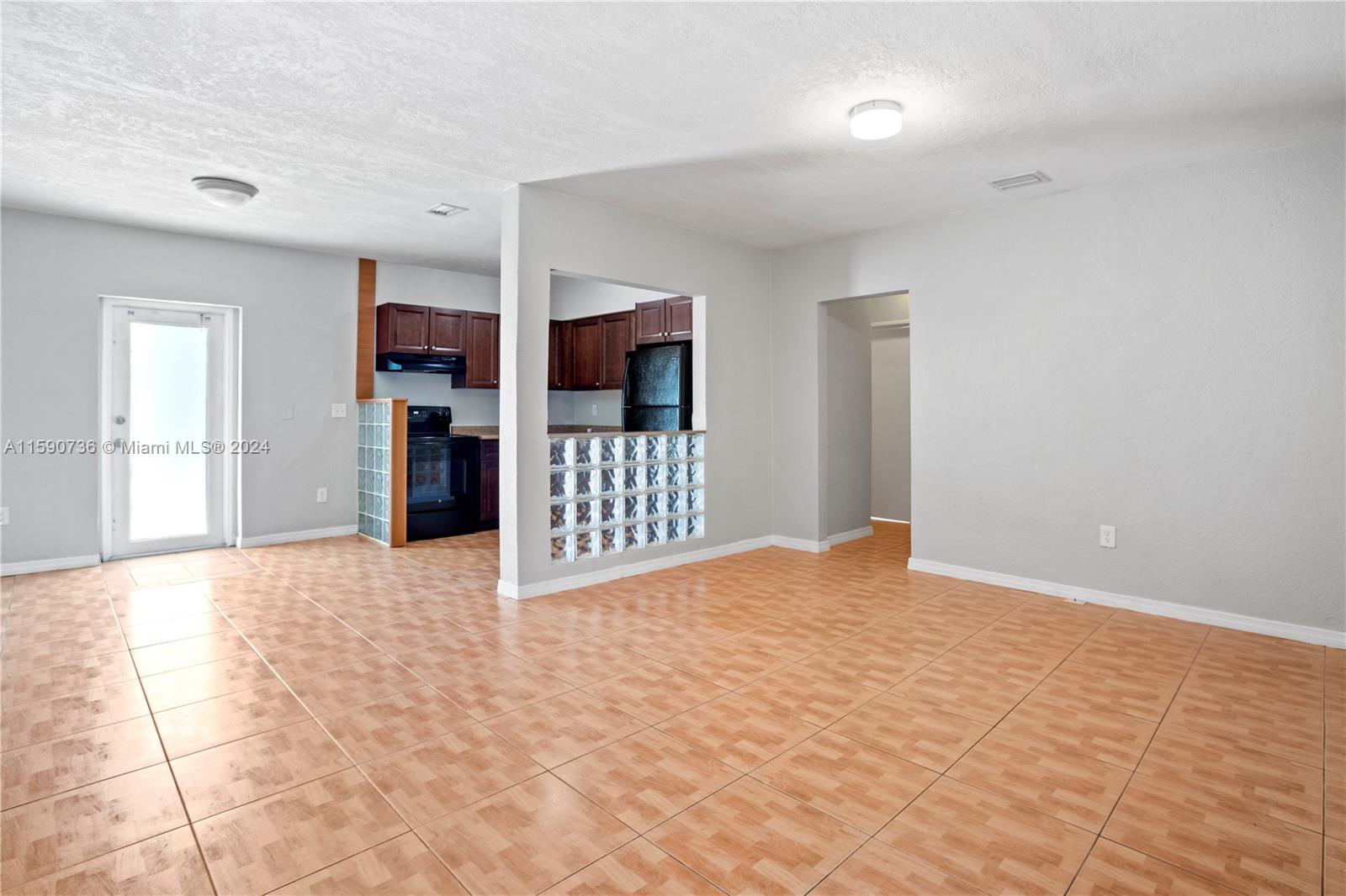 421 Northwest 106th Street Miami, FL 33150 - Photo 7 of 12 Gallery Image 7