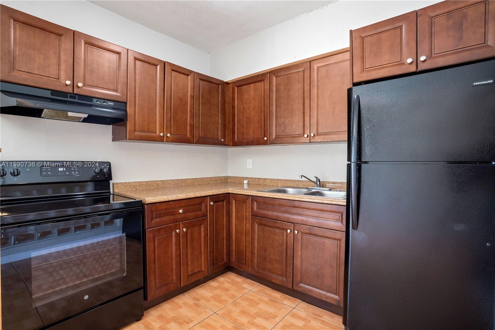 421 Northwest 106th Street Miami, FL 33150 - Photo 9 of 12 Gallery Image 9