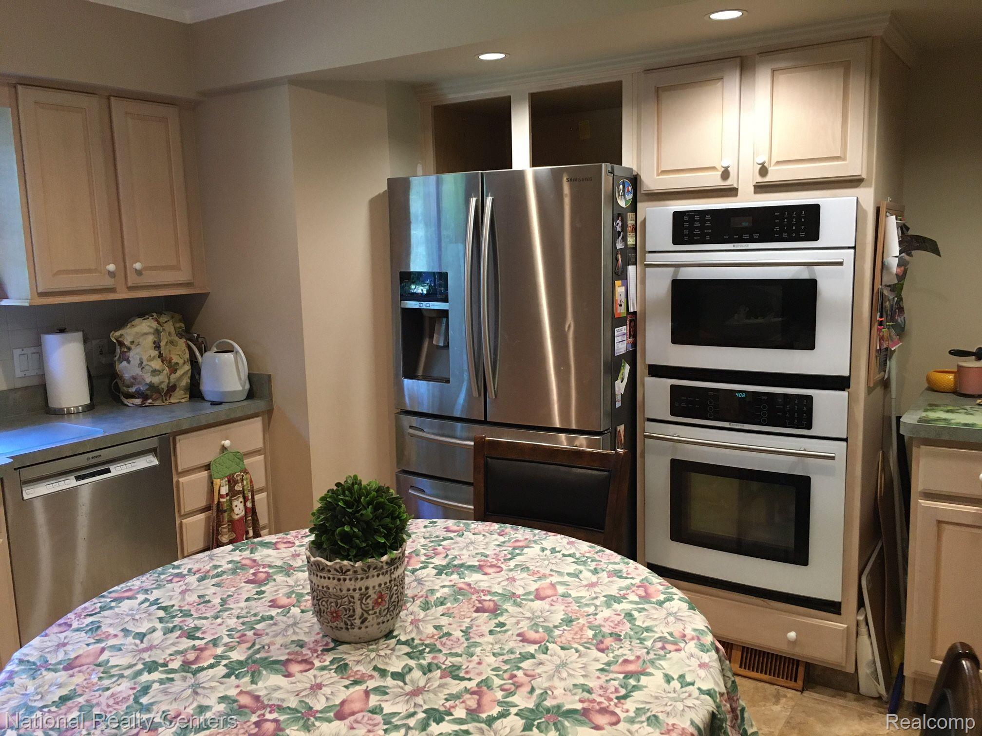 2437 Swarthout Road Pinckney, MI 48169 - Photo 16 of 30 Built-in Appliances