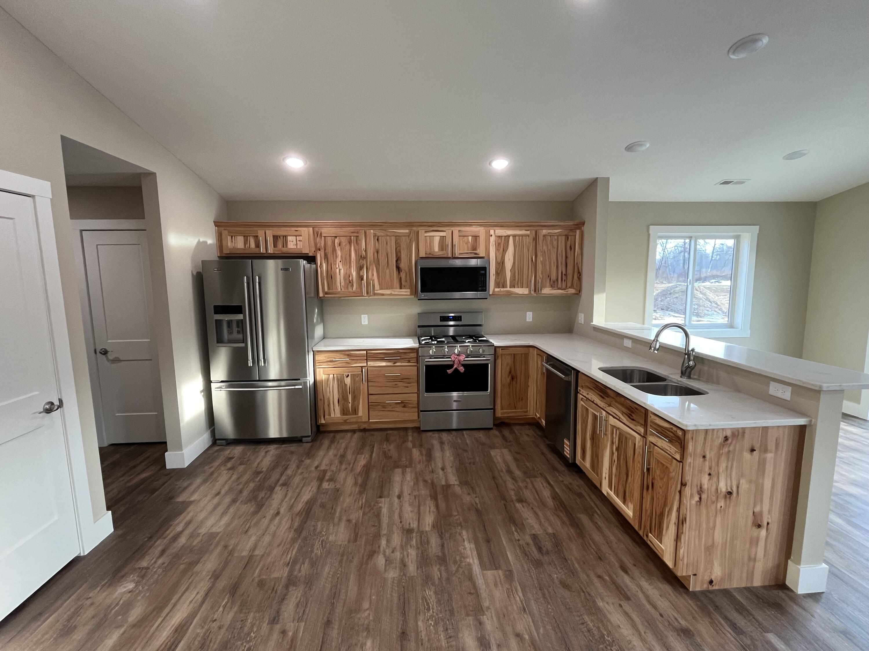 280 10th Street Lakeview, MI 48850 - Photo 3 of 22 IMG_0605