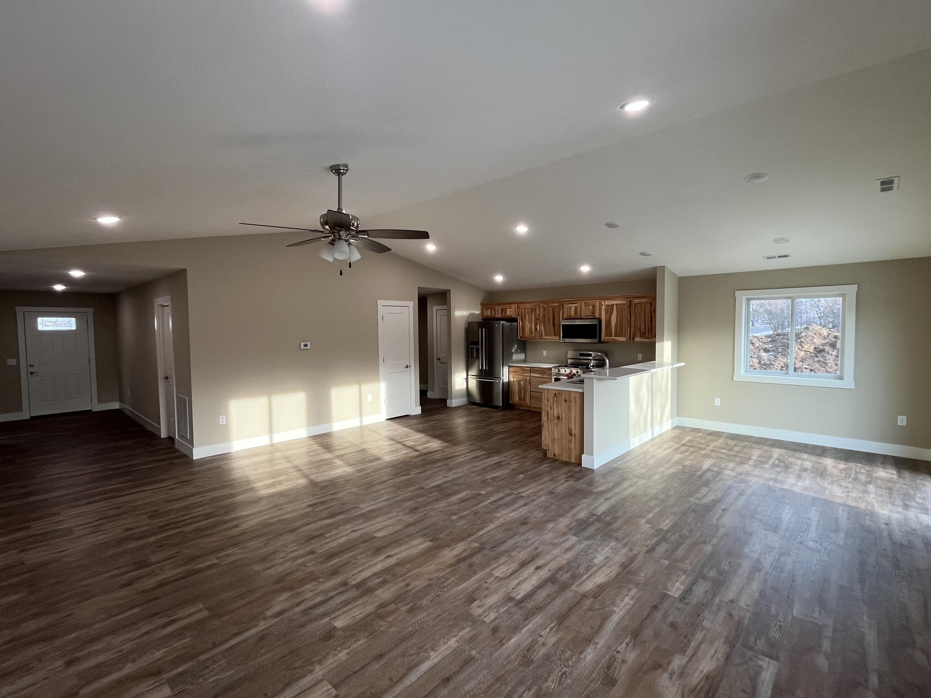 280 10th Street Lakeview, MI 48850 - Photo 7 of 22 IMG_0611