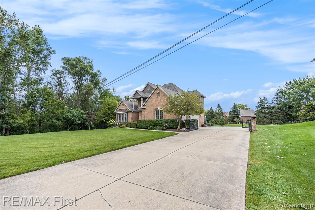 53200 Baker Road Chesterfield, MI 48047 - Photo 4 of 40