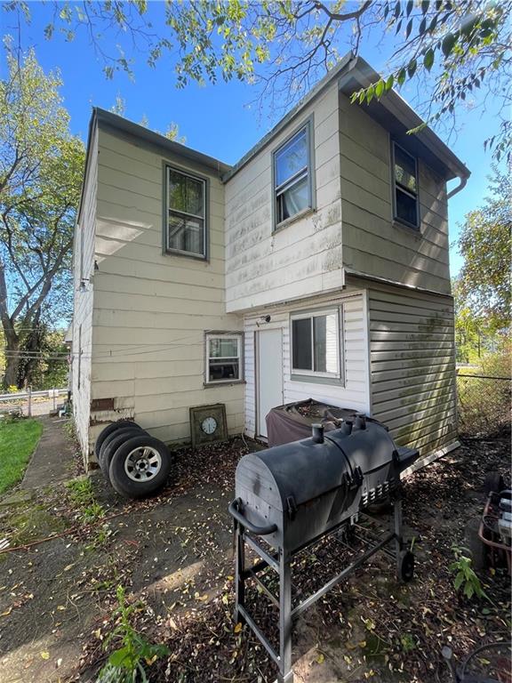 14 Sprain Street Pittsburgh, PA 15212 - Photo 16 of 20 a backyard of a house with table and chairs