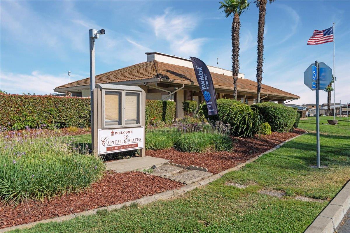 6300 Election Lane, Unit 118 Sacramento, CA 95828 - Photo 25 of 38 a front view of a house with garden