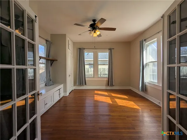 $189,000 | 207 West 5th Street, Lampasas, TX 76550