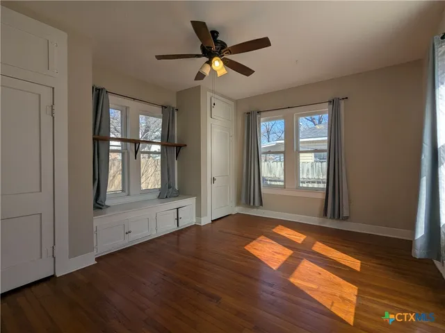 $189,000 | 207 West 5th Street, Lampasas, TX 76550