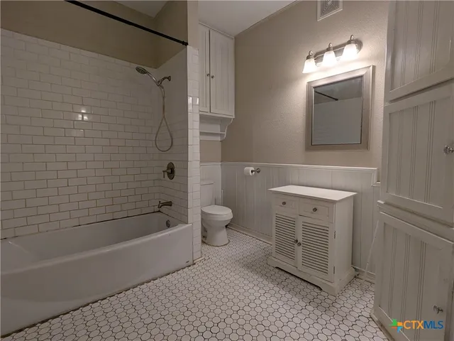 $189,000 | 207 West 5th Street, Lampasas, TX 76550