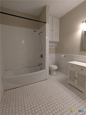 $189,000 | 207 West 5th Street, Lampasas, TX 76550