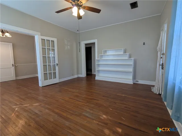 $189,000 | 207 West 5th Street, Lampasas, TX 76550