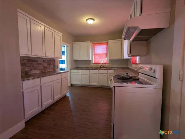 $189,000 | 207 West 5th Street, Lampasas, TX 76550