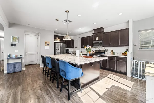 $699,950 | 1215 Columbia Drive, Dixon, CA 95620