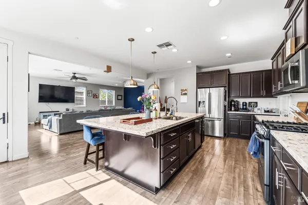 $699,950 | 1215 Columbia Drive, Dixon, CA 95620