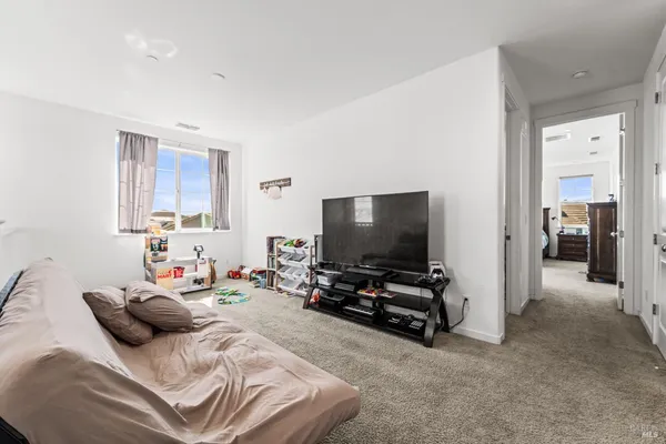 $699,950 | 1215 Columbia Drive, Dixon, CA 95620