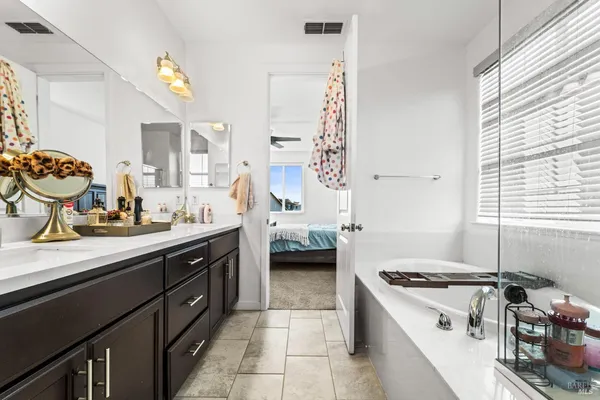 $699,950 | 1215 Columbia Drive, Dixon, CA 95620