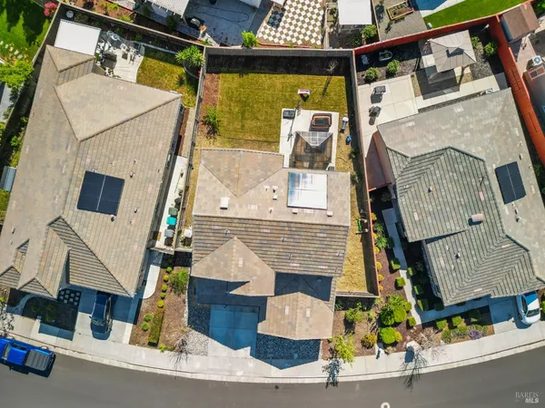 $699,950 | 1215 Columbia Drive, Dixon, CA 95620