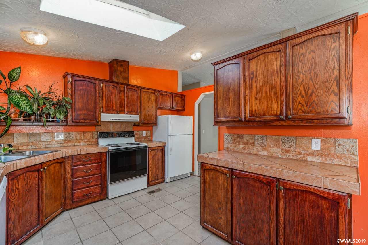 2000 Robins Lane Southeast, Unit 18 Salem, OR 97306 - Photo 9 of 28