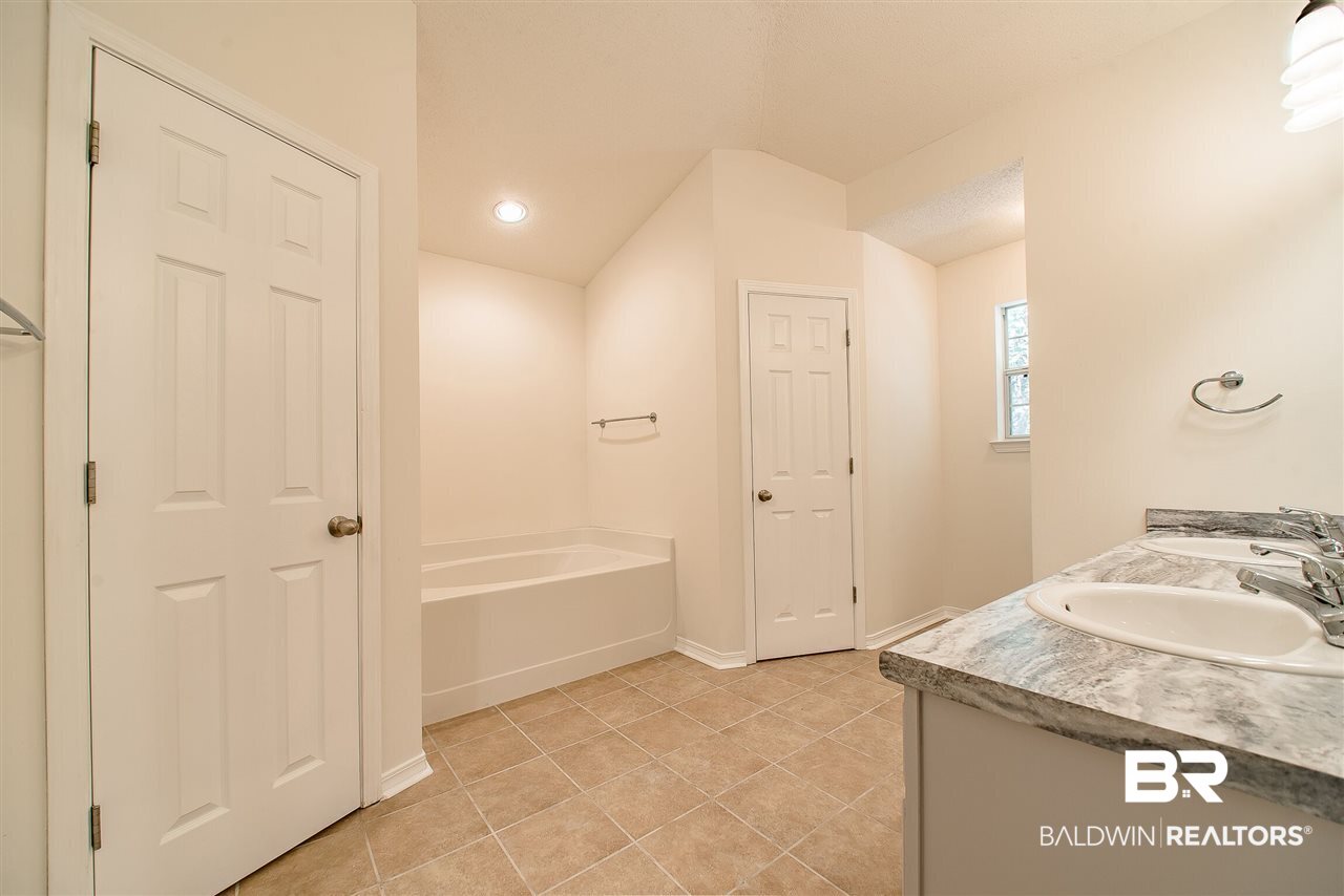 106 Montclair Place Daphne, AL 36526 - Photo 21 of 39