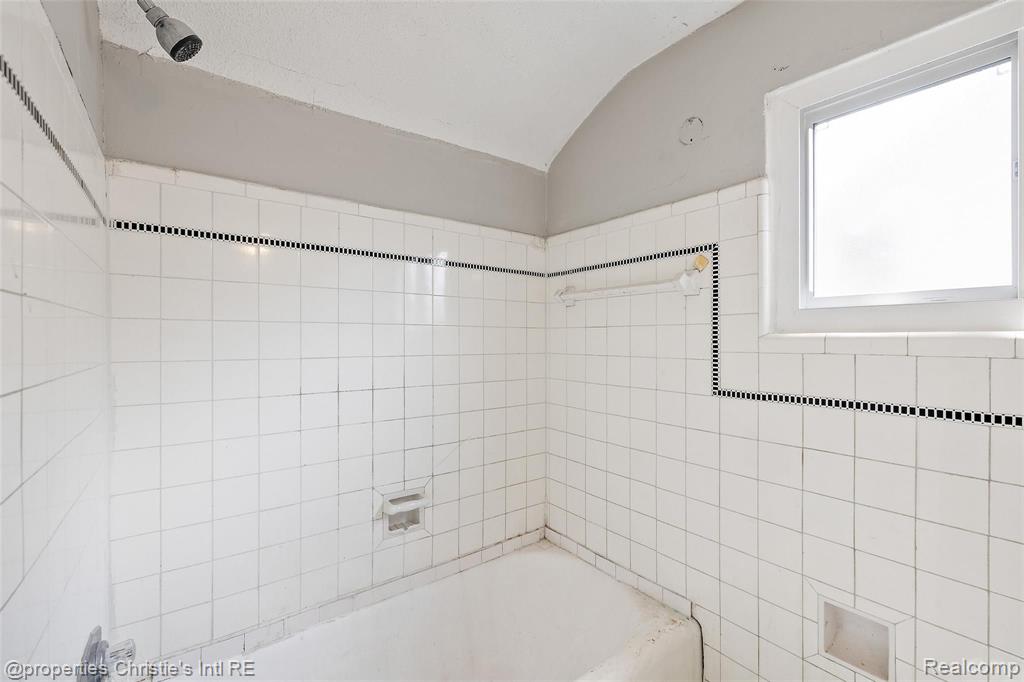 4190 Devonshire Road Detroit, MI 48224 - Photo 15 of 24
